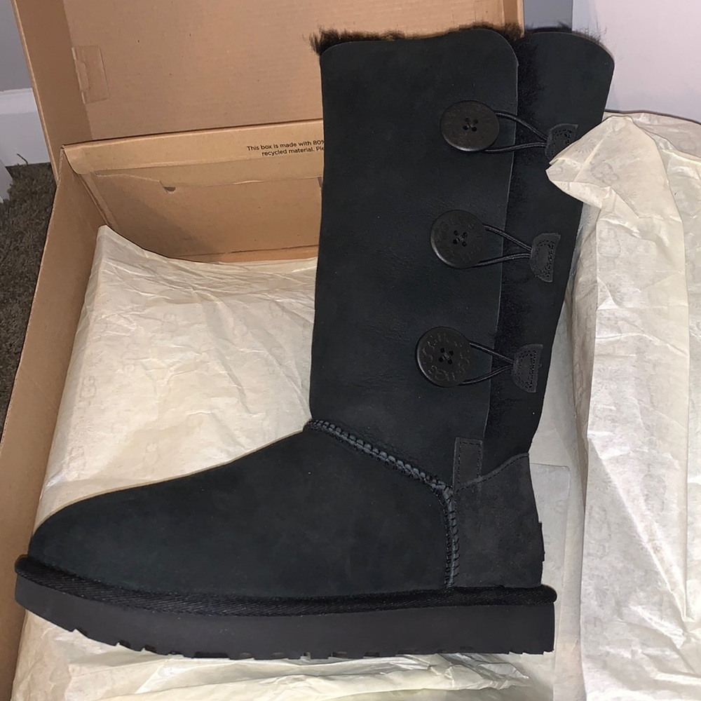 UGG TALL Bailey Button